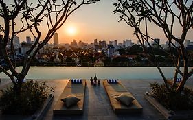 Glow Park Hotel Grand Royal Palace
